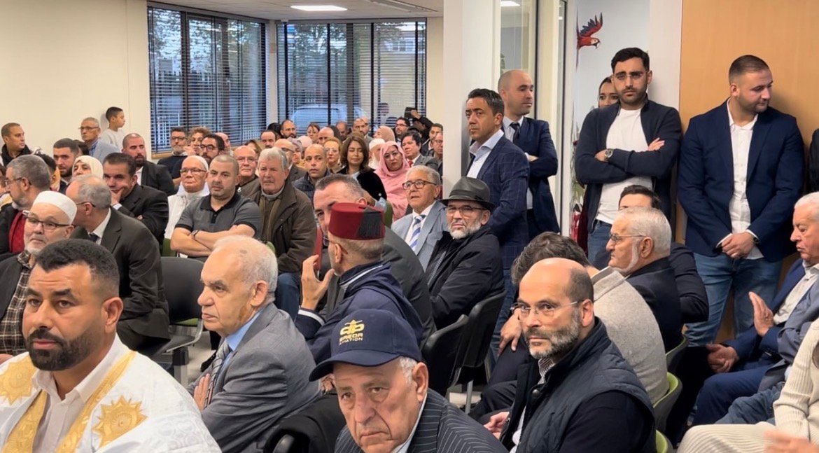 مغاربة العالم.. يدافعون عن حقوقهم في الخارج، فماذا عن حقوقهم الدستورية في المغرب؟